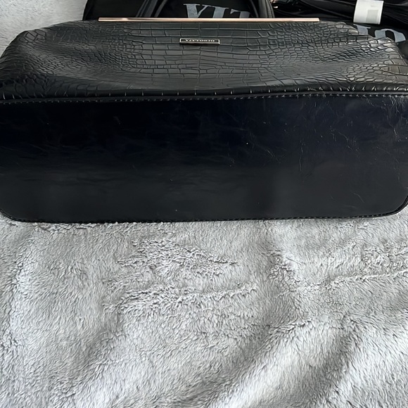 Great black gator bag - Picture 2 of 3